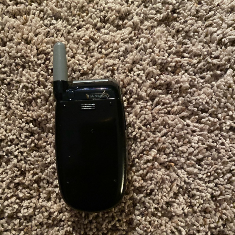 LG VX3400 Clamshell Flip Phone Cell Phone + Charger Vintage Retro Y2K - Picture 13 of 17